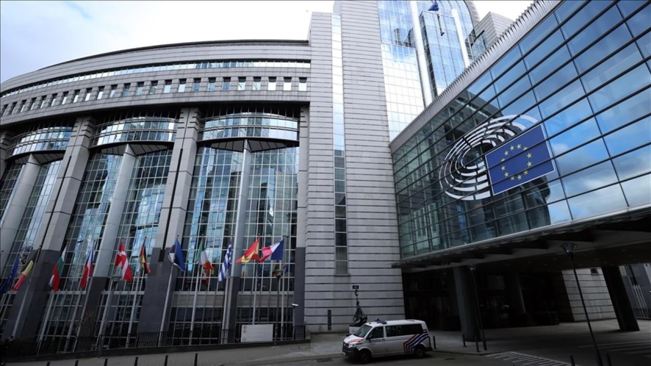 Avrupa Birliği Dönem Başkanlığı İrlanda'ya geçti