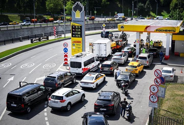 Kriz büyüyor: Rusya Hindistan'dan petrol ithal etmeye başladı