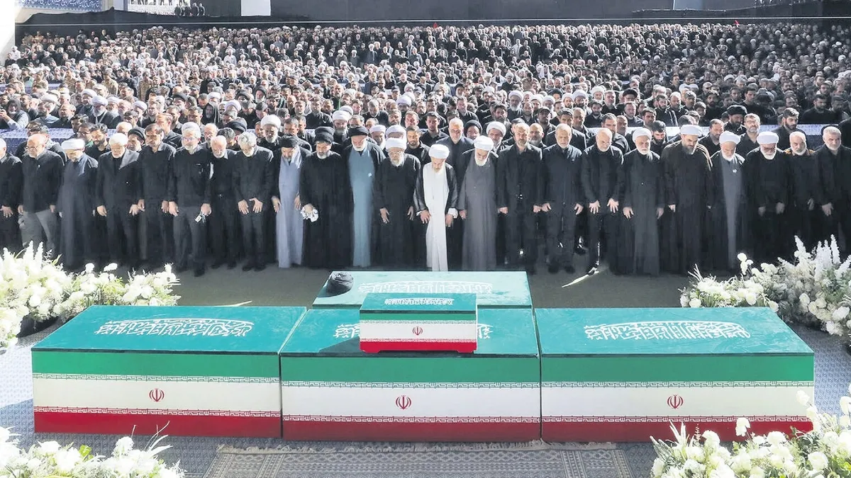 İran Hamaney’e veda ediyor