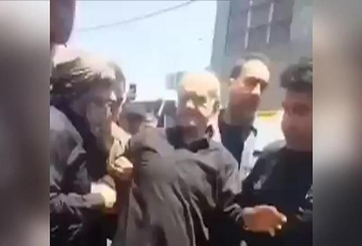 Hamaney'in cenazesinde Pezeşkiyan ve Arakçi'ye saldırı