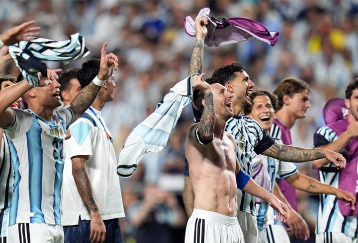 Messi'li Arjantin, İsviçre'yi uzatmalarda devirdi