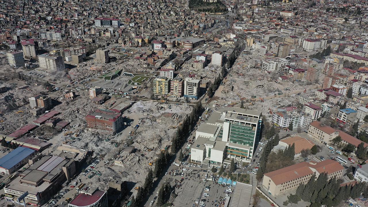 Depremde 115 kişinin öldüğü Penta Park Sitesi davasında karar