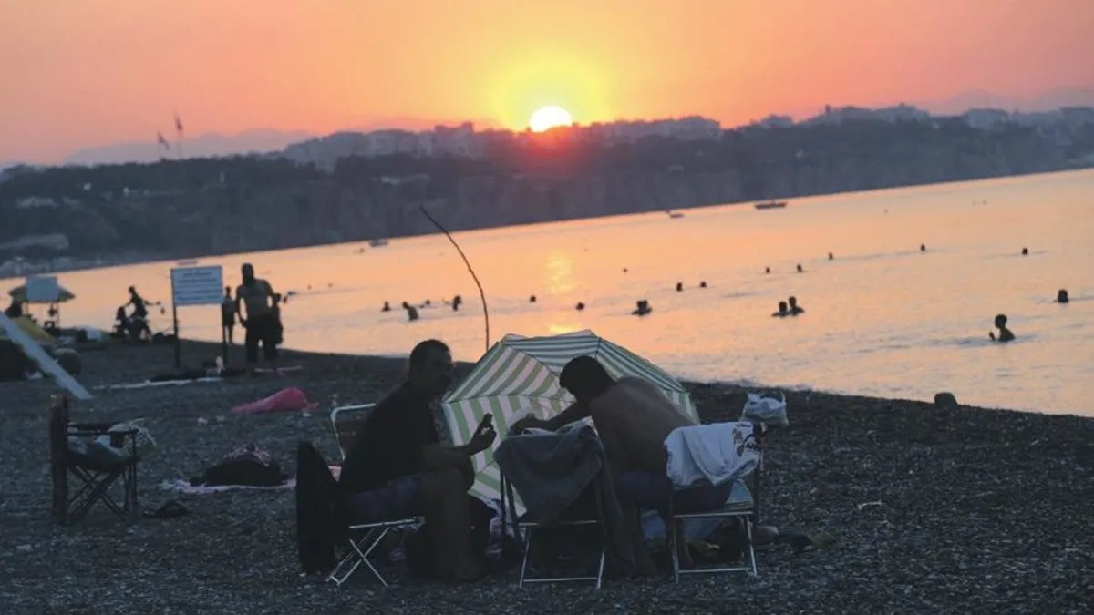 Antalya açık hava saunasına döndü
