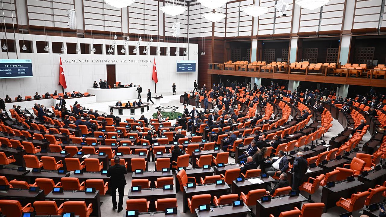 Bazı Kanun ve Kanun Hükmünde Kararnamelerde Değişiklik Yapılmasına Dair Kanun Teklifi kabul edildi