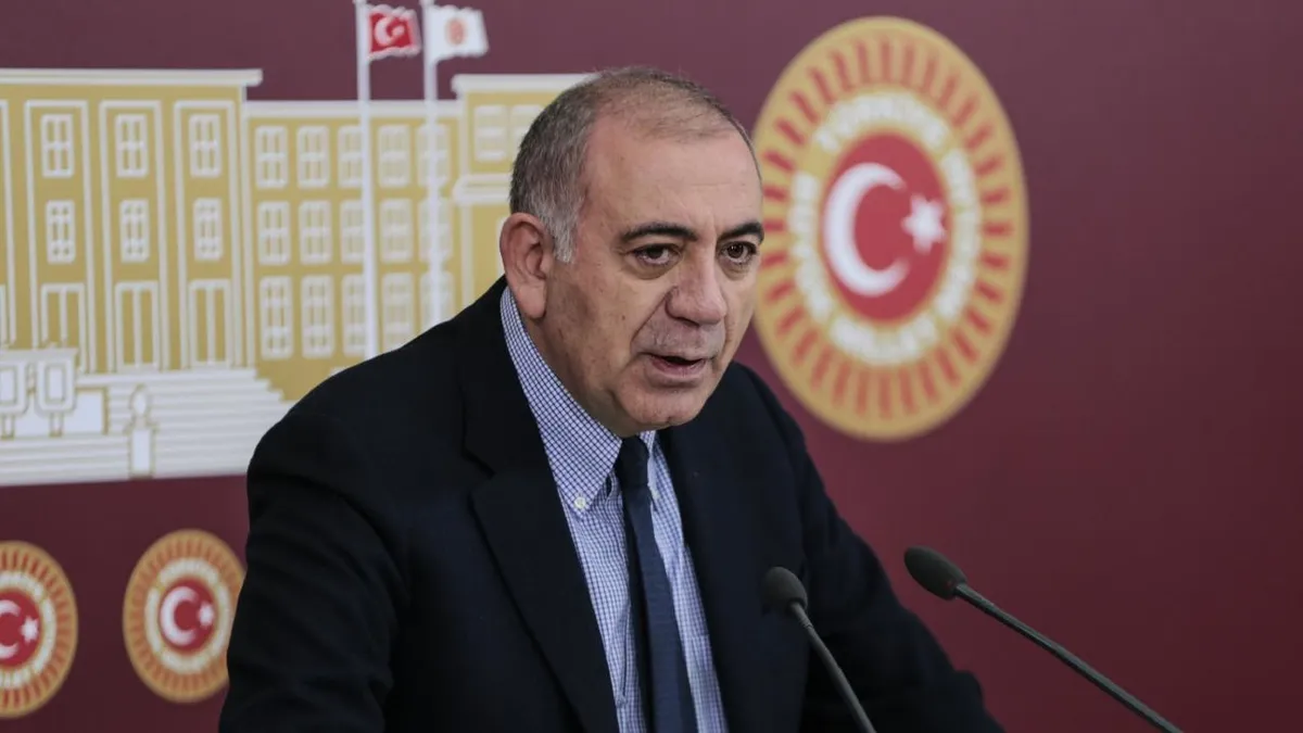 CHP'de arınma sürüyor! İstanbul'da 7 ilçe başkanı görevden alındı: Disiplin süreci başlatıldı