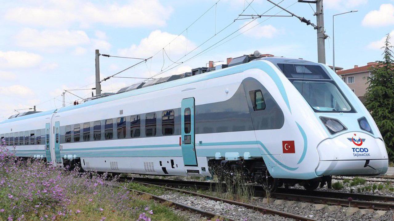 Milli Elektrikli Tren HalkalıUzunköprü hattında hizmete başladı