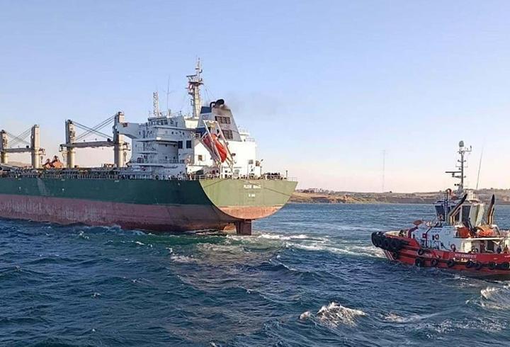 Çanakkale Boğazı'nda yük gemisi karaya oturdu! Gemi trafiği çift yönlü durduruldu