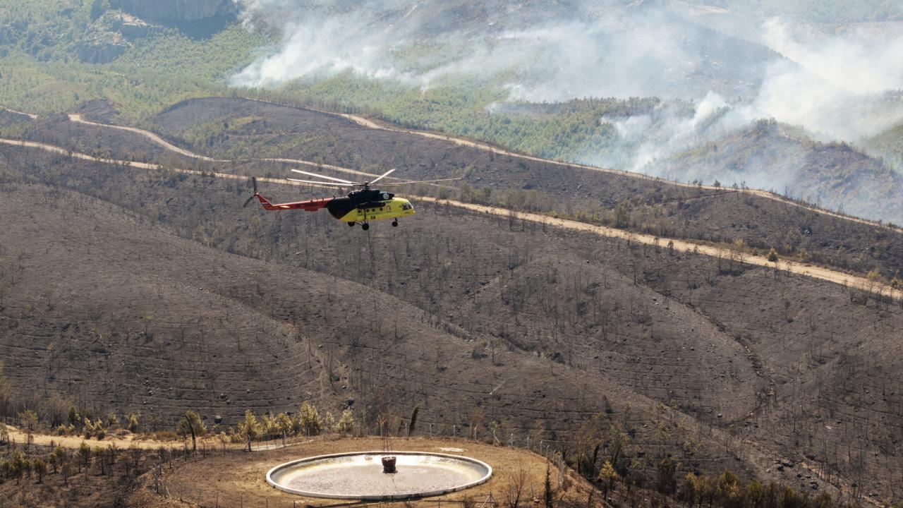 Antalya'daki yangına müdahale sürüyor