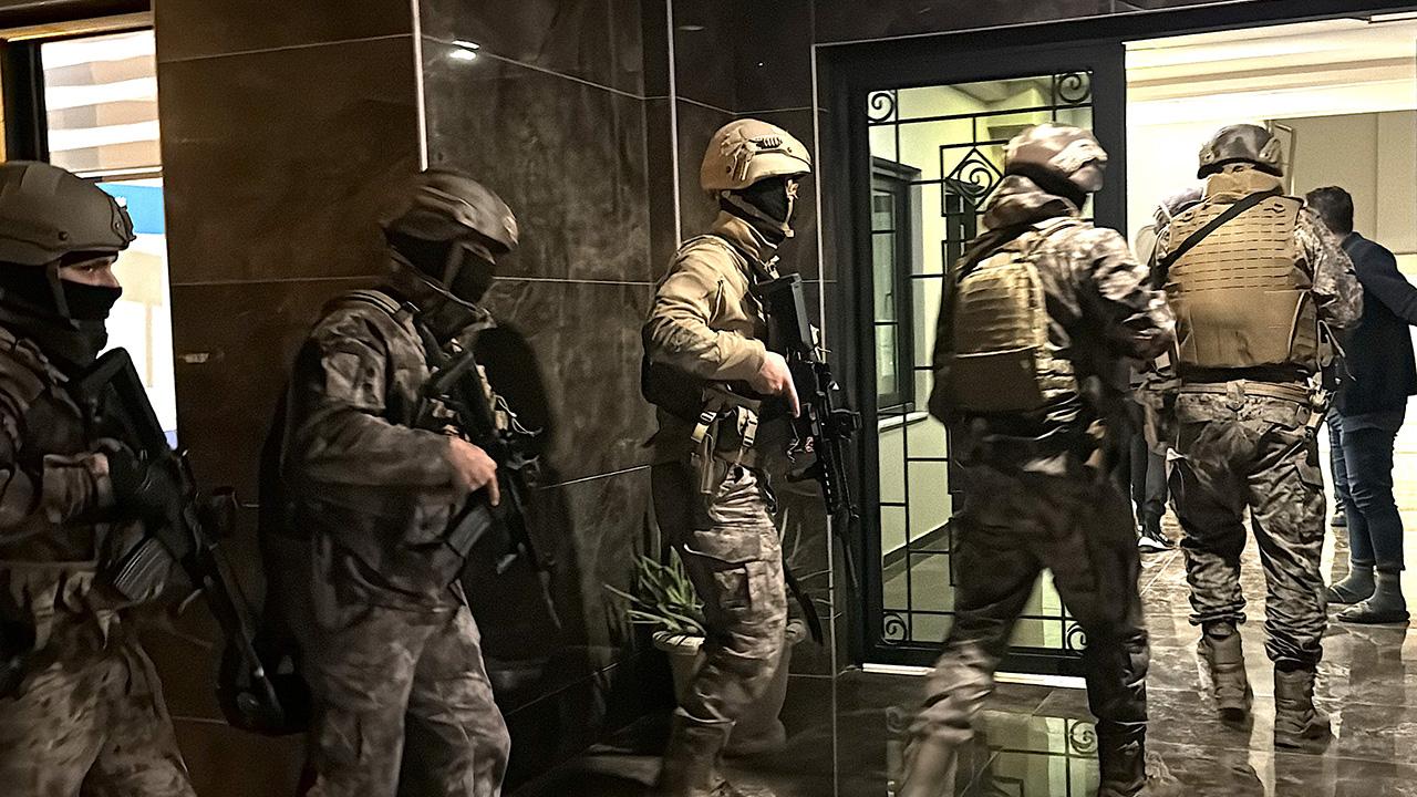 Suç örgütlerinin sosyal medya ağı çökertildi: 216 gözaltı