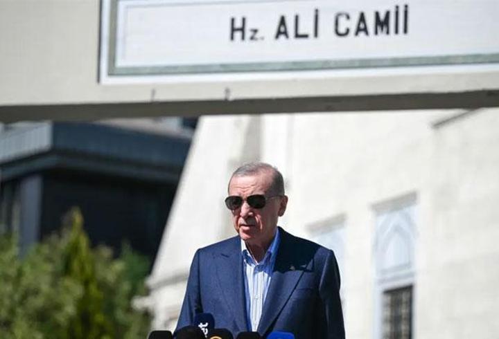 Cumhurbaşkanı Erdoğan cuma namazını Hz. Ali Camisi'nde kıldı