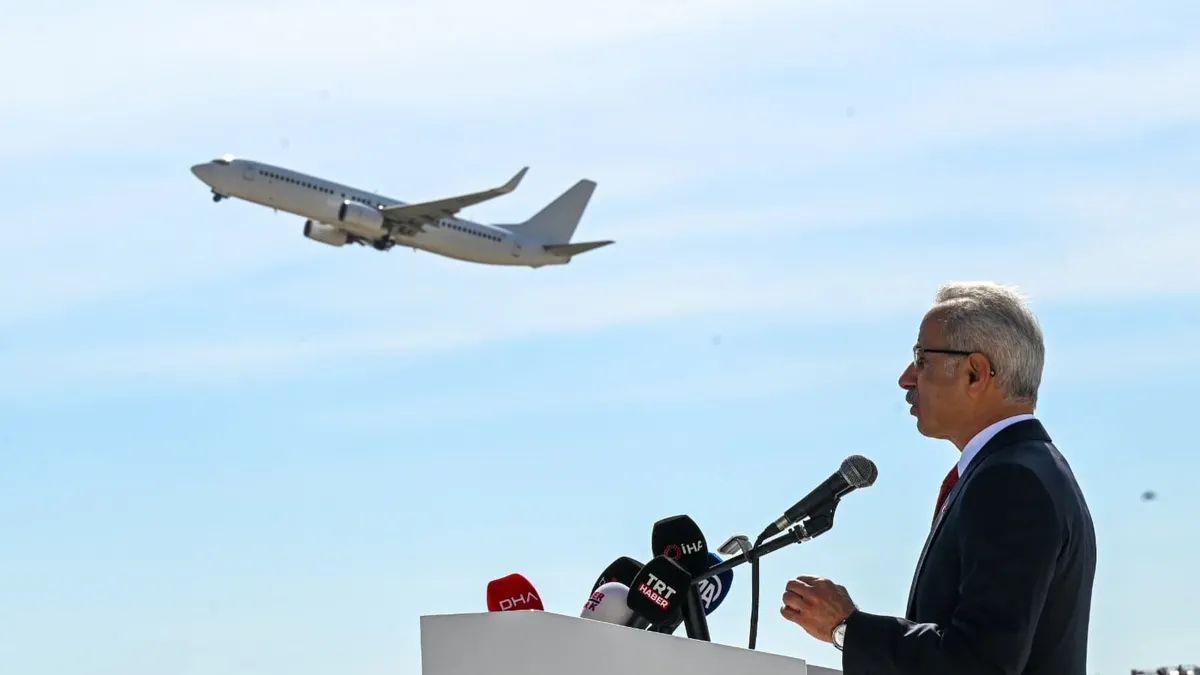 Bakan Uraloğlu açıkladı: İstanbul Havalimanı'na yeni pist geliyor! Taksi süreleri kısalacak, kapasite artacak