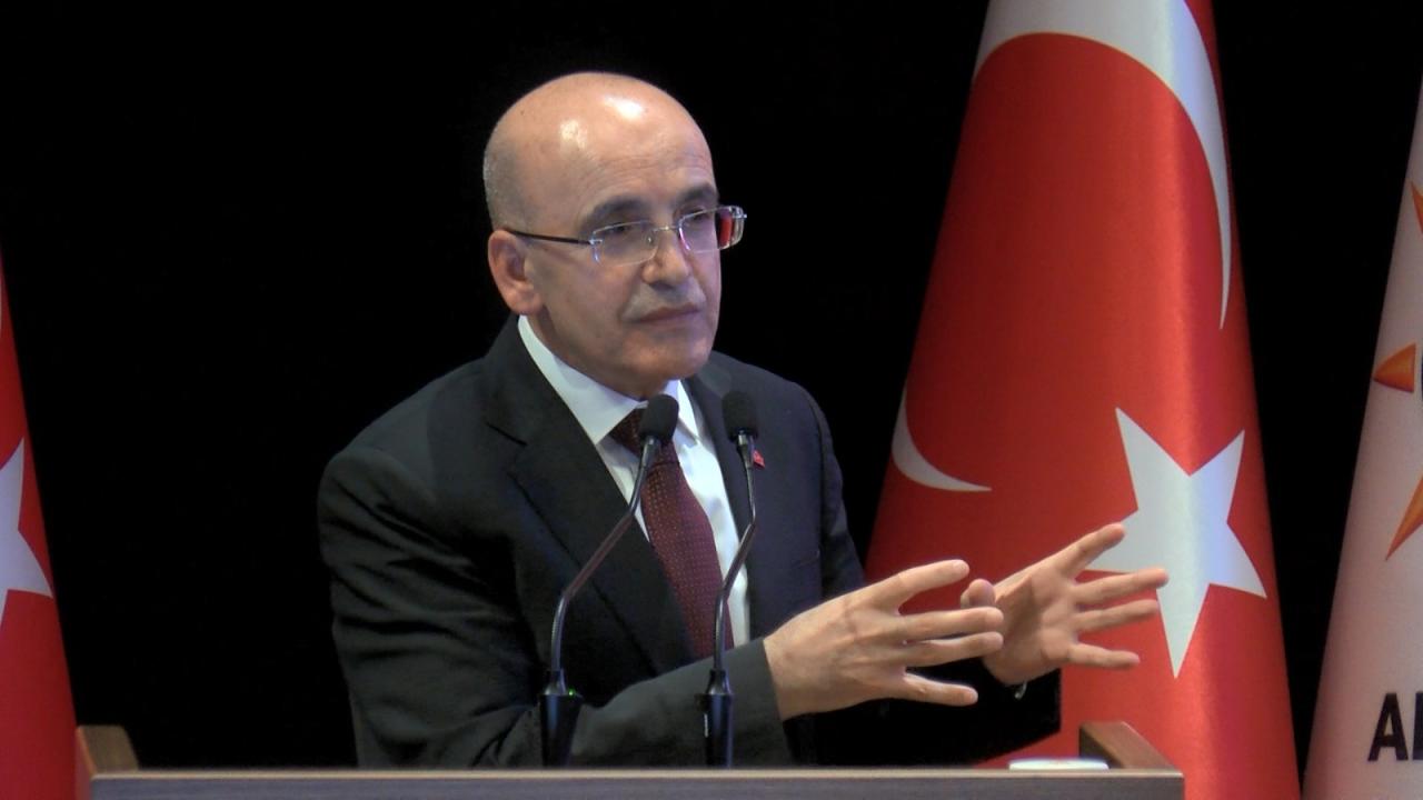 Şimşek: Hizmet enflasyonunda katılık azalıyor