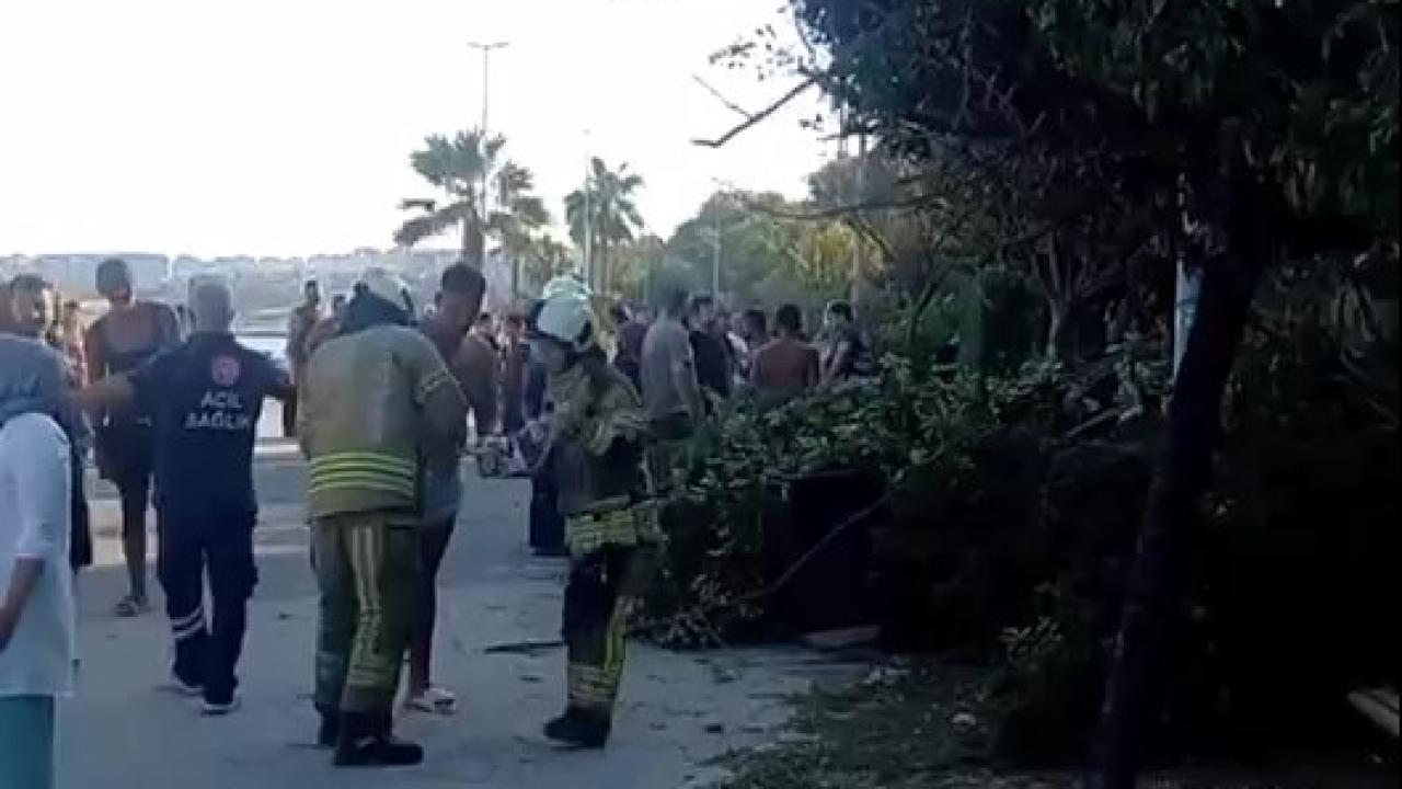 Büyükçekmece'de toprak kayması
