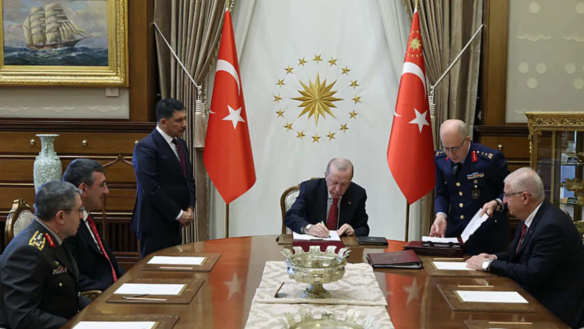 Son Dakika | Yüksek Askeri Şura kararları açıklandı! Hava Kuvvetleri Komutanlığına Orgeneral Rafet Dalkıran atandı