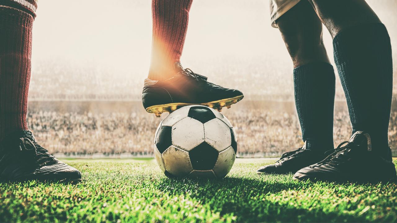 Tayland'da maç sırasında sahaya yıldırım düşmesi sonucu bir futbolcu yaşamını yitirdi