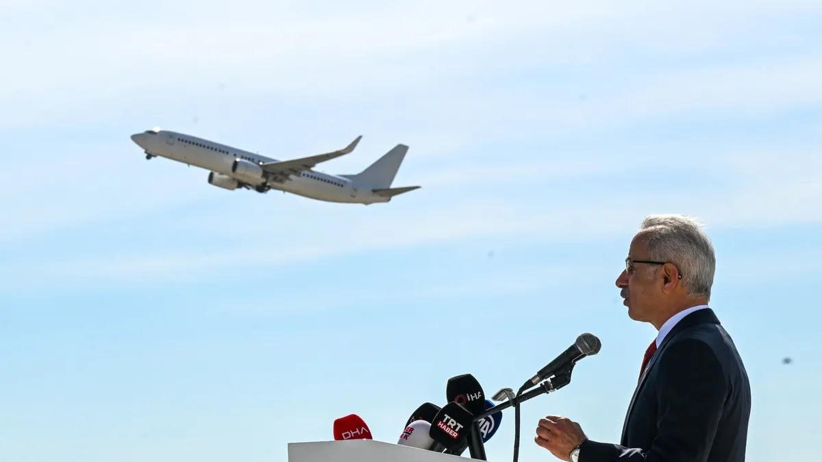 Bakan Uraloğlu açıkladı: Turizmin başkentine sembol kule! Antalya'nın yeni simgesi olacak
