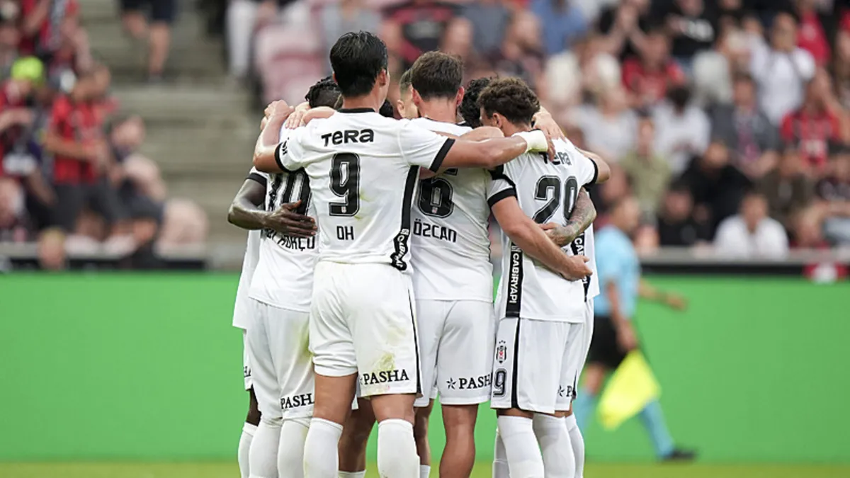 CANLI | UEFA Avrupa Ligi’nde Hradec Kralove Beşiktaş maçı!
