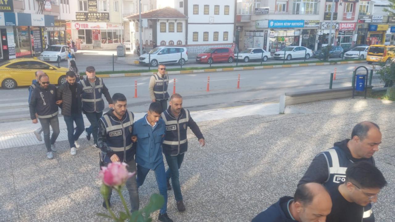 Ankara'da değnekçilik operasyonu: 10 gözaltı