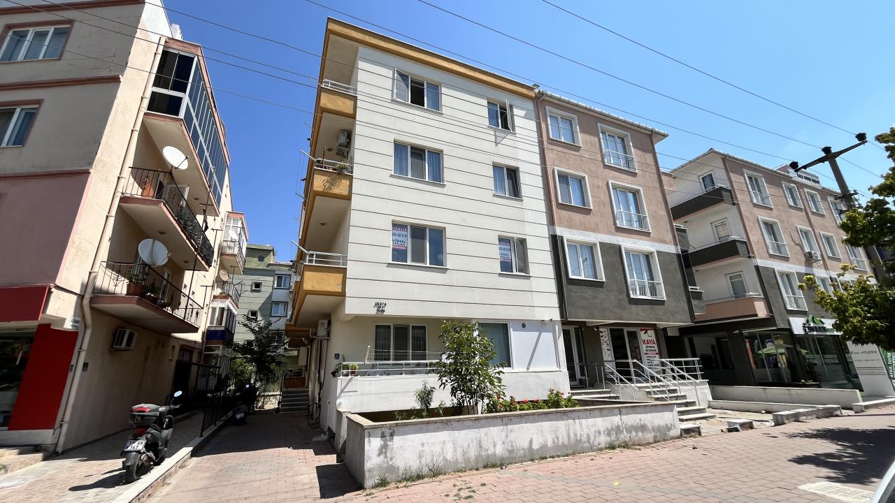 Çanakkale'de binadaki ilaçlamadan zehirlendiği öne sürülen çocuk öldü, anne yoğun bakımda