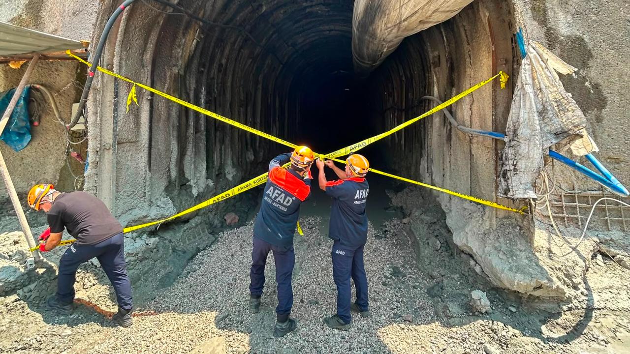 Adana'da içme suyu tünel hattında göçük: 1 ölü, 1 yaralı