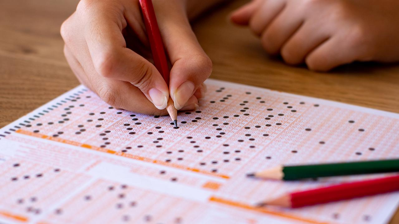 YKS tercihlerinde öğrencilere rehberlik edecek içerikler TRT Dinlede