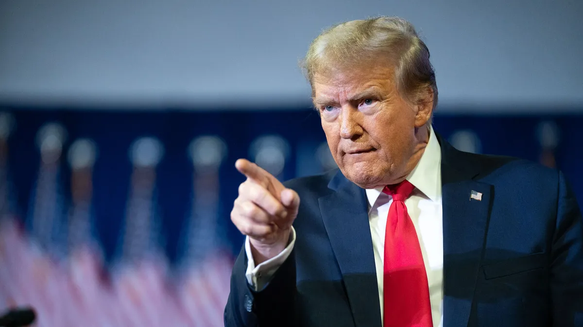Trump, İran’ın ekonomisinin bittiğini iddia etti: “ABD, Hürmüz Boğazı’nın tam kontrolüne sahip”