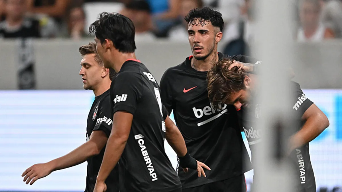 CANLI | Beşiktaş - Hradec Kralove maçı! İlk yarı oynanıyor