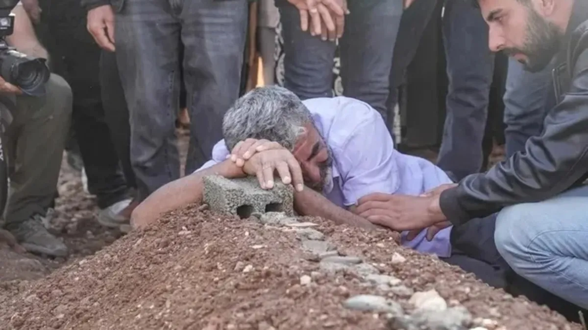 Rojin’in acılı babasına alçak tehdit: “Sen de kızının yanına gidersin”