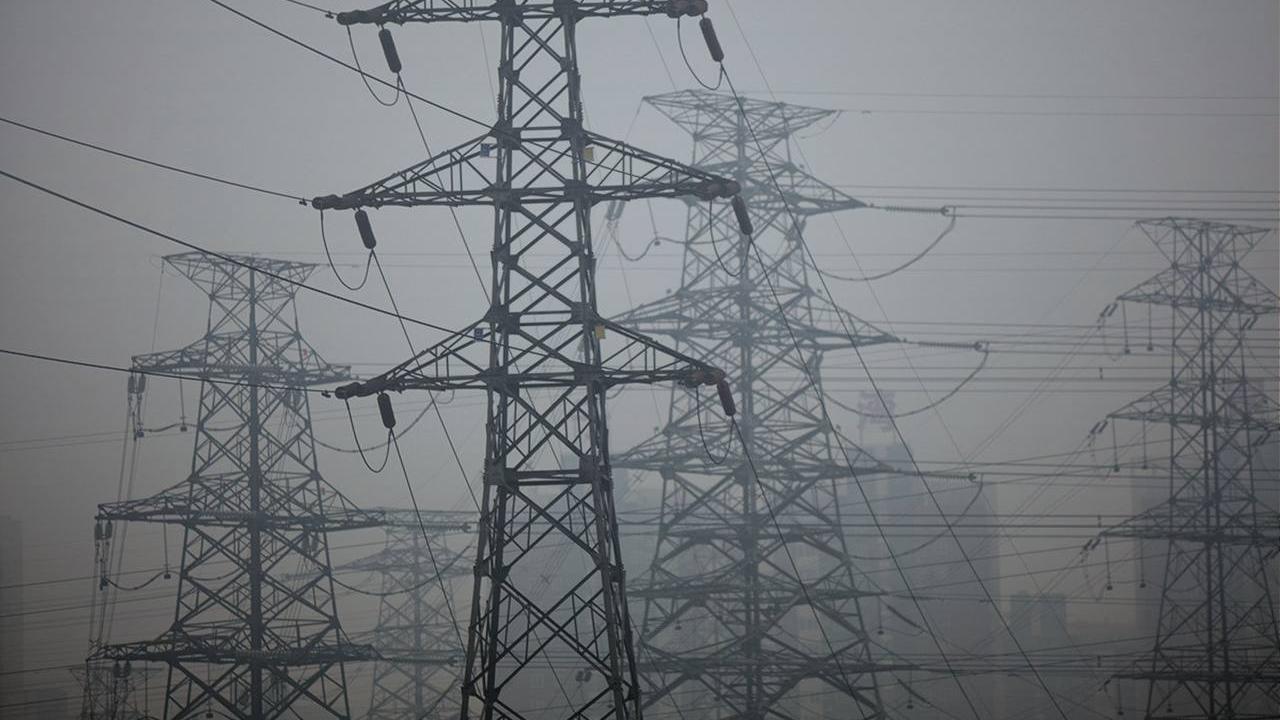Elektrik tüketim ücretlerine yakın zamanda çok yüksek zam yapılacağı iddiaları yalanlandı