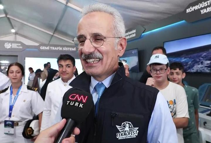 Bakan Uraloğlu CNN TÜRK’te anlattı: Türkiye'nin Mavi Vatan'ı anlık takipte
