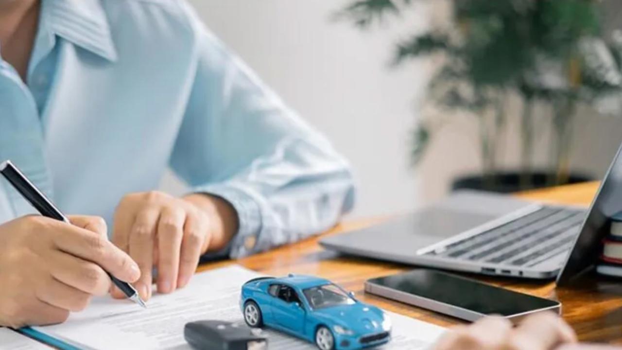 Mevzuata aykırı ilan veren emlakçı ve galericilere 8,2 milyon lira ceza