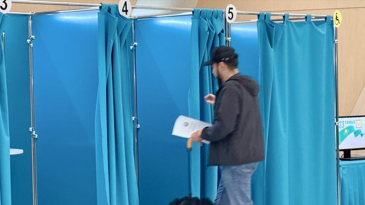 Kazakistan'da tek meclisli Kurultay'ın ilk seçimi yapılıyor