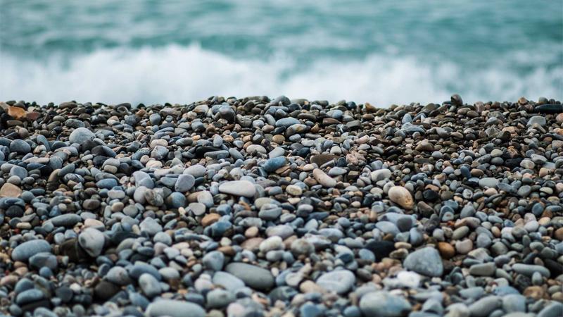Yalova- Takla atan otomobil, üst geçidin merdivenlerine çarptı; 2 yaralı