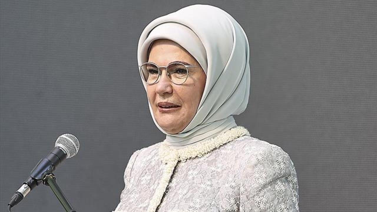 Emine Erdoğan'dan kandil mesajı