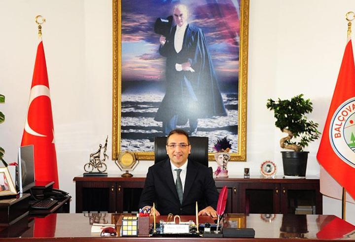 SON DAKİKA! CHP'li Balçova Belediye Başkanı Onur Yiğit görevine iade edildi