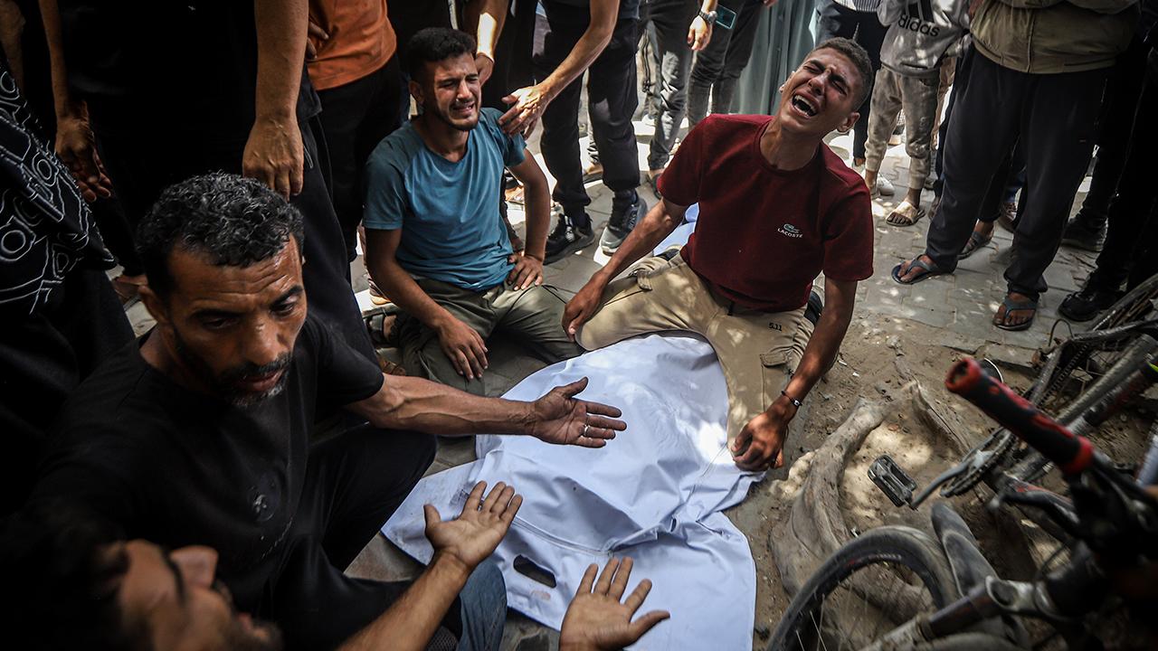 Katil İsrail'in Gazze Şeridi'ne saldırılarında can kaybı 73 bin 431'e yükseldi
