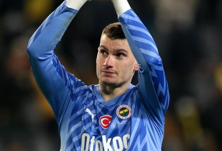 Fenerbahçe'de kadro dışı, Barcelona'da yedek olacak! Livakovic'e veda
