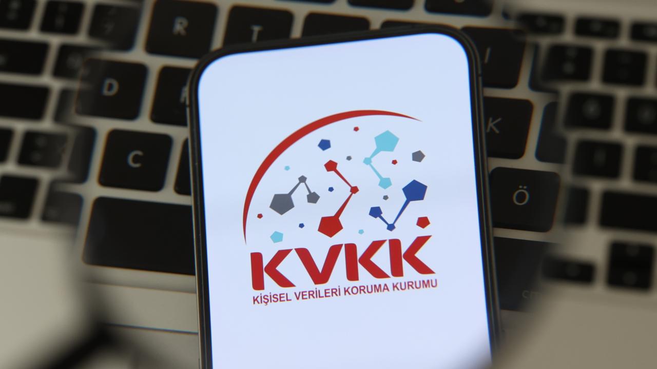 KVKK'dan canlı maç yayını izlemek için açık rıza şartı koşan platforma ceza