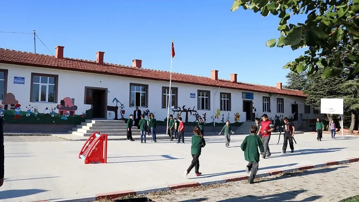 Okullarda yeşil dönem başlıyor: Yeni protokolle yüzde 30 enerji tasarrufu hedefleniyor
