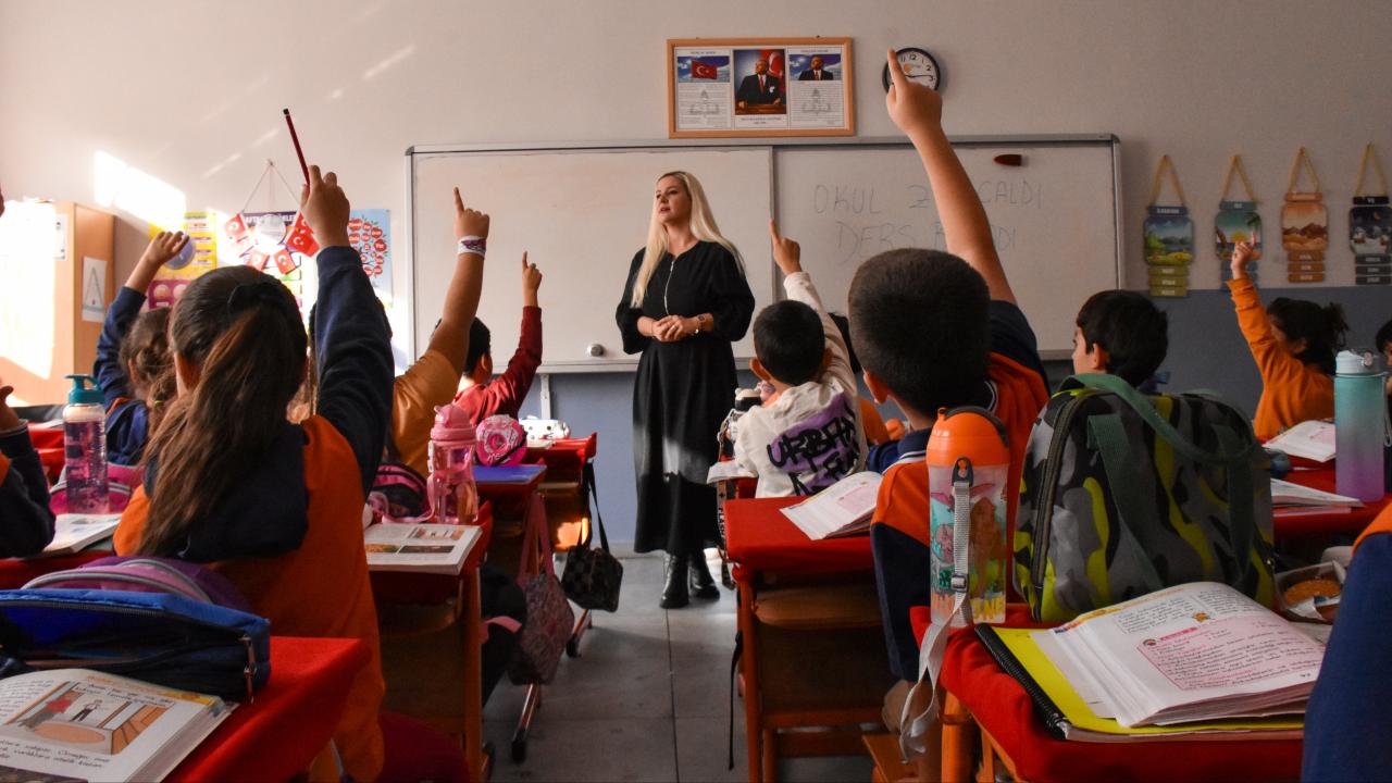 Kamuda çalışan ebeveynlere günlük 3 saat uyum eğitimi izni