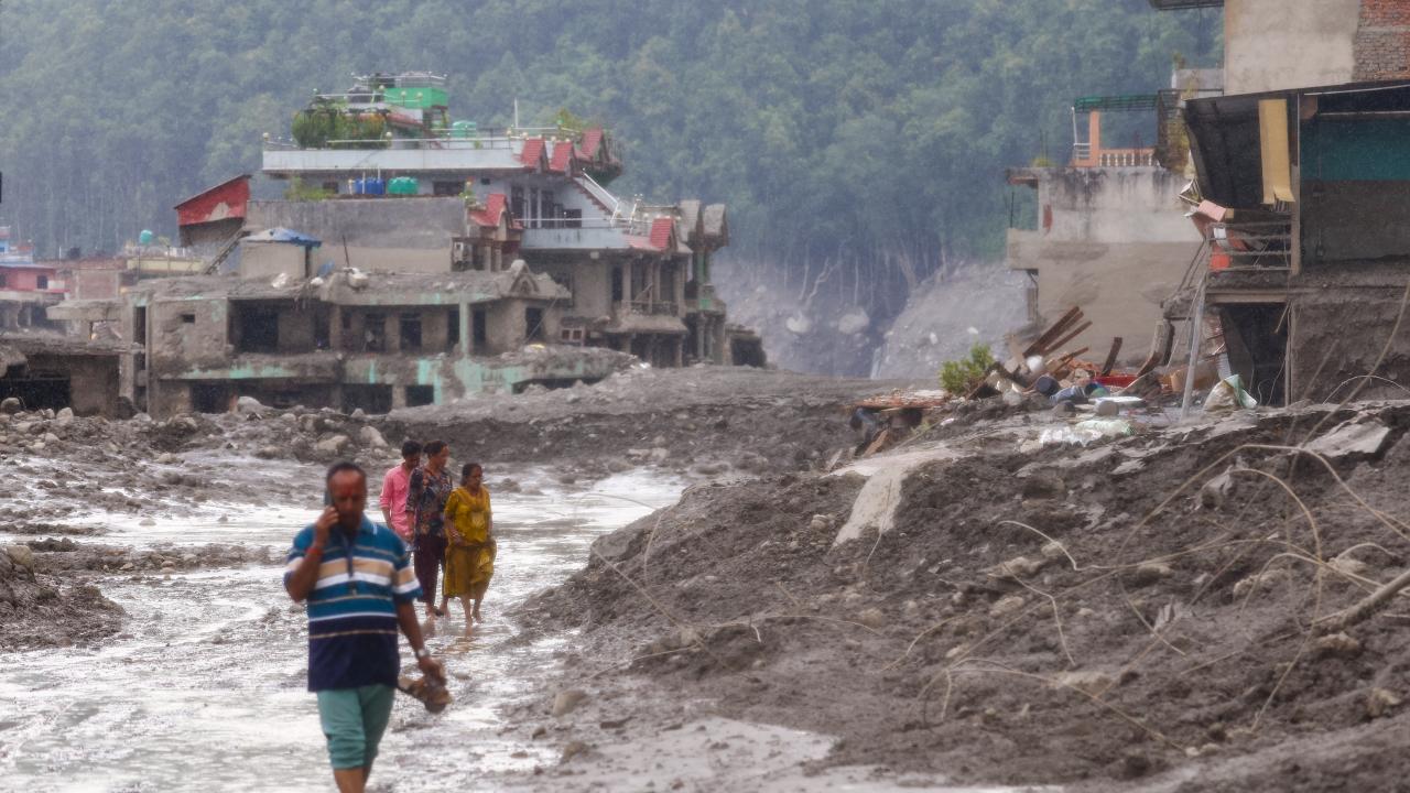 Nepal'deki selde hayatını kaybedenlerin sayısı 794'e yükseldi