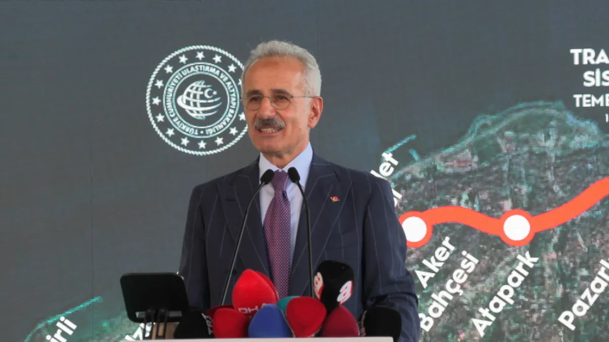 Bakan Uraloğlu açıkladı: Trabzon Raylı Sistem Hattı için tarihi gün! Temeli atıldı