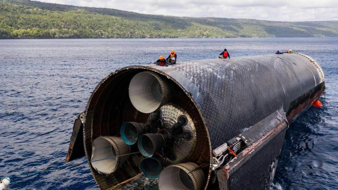 SpaceX, Starshipi bir ay sonra okyanustan çıkardı