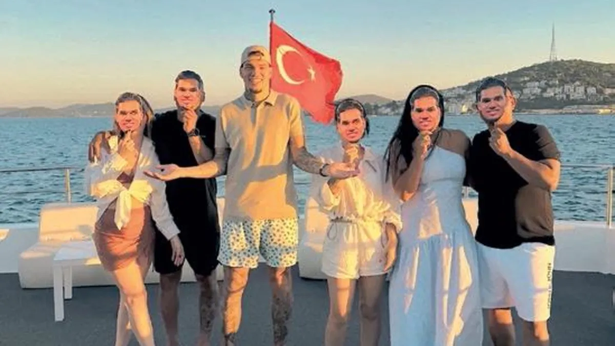 İzin gününde İstanbul’u turladılar