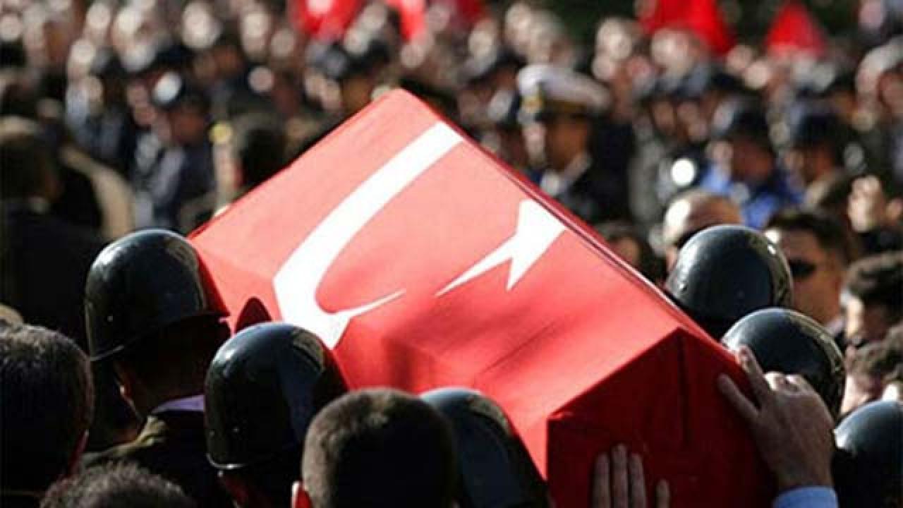 İstanbul'da trafik uygulamasında silahlı saldırıya uğrayan polis şehit oldu