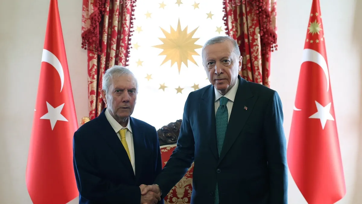 Başkan Recep Tayyip Erdoğan 4 büyük kulübün başkanları ile bir araya geldi