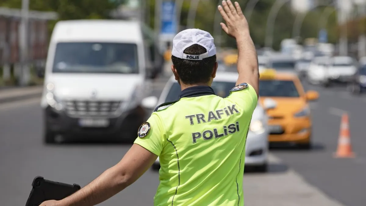 Sürücülerin dikkatine! Sahte trafik cezası tuzağı yayılıyor... "Ehliyetiniz askıya alınacak" diyerek bilgileri çalıyorlar