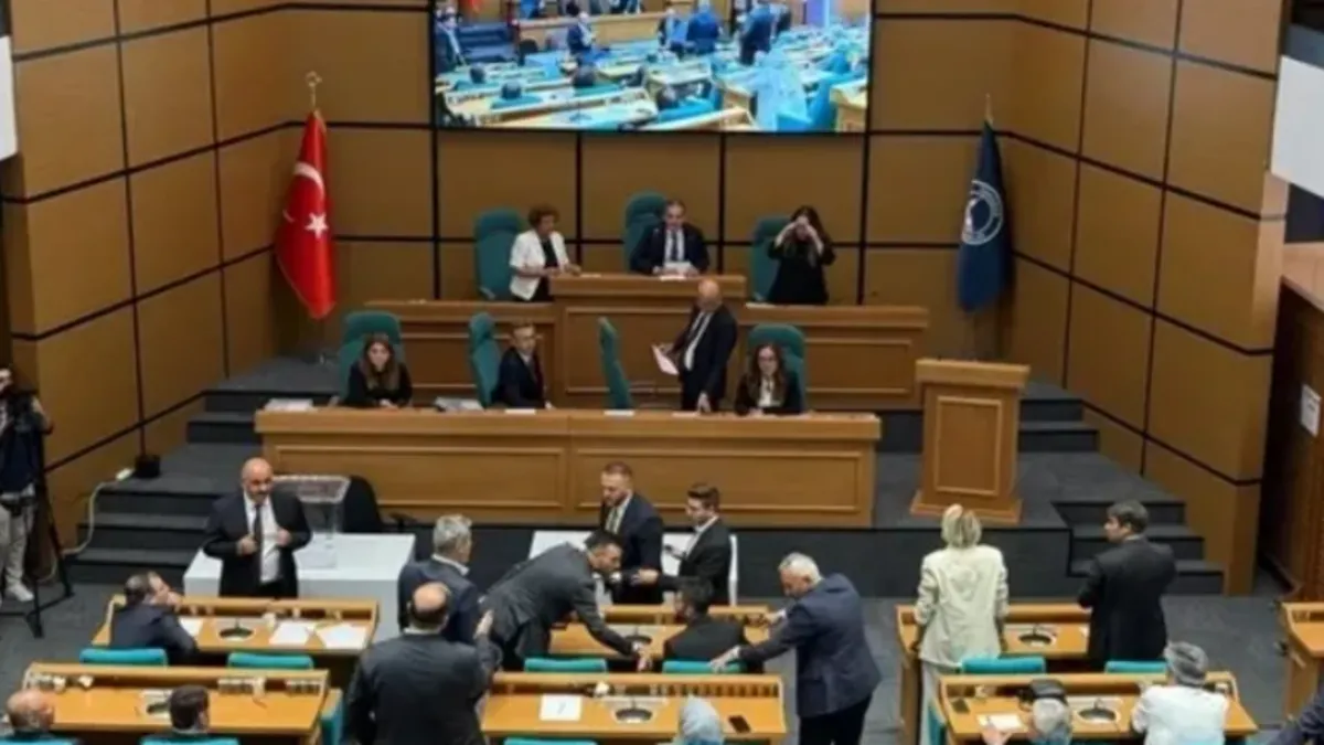 Son dakika | Yeni Parti ve CHP'nin oyunuyla ertelenmişti: Üsküdar Belediyesi başkanvekili seçimi bugün gerçekleştirilecek
