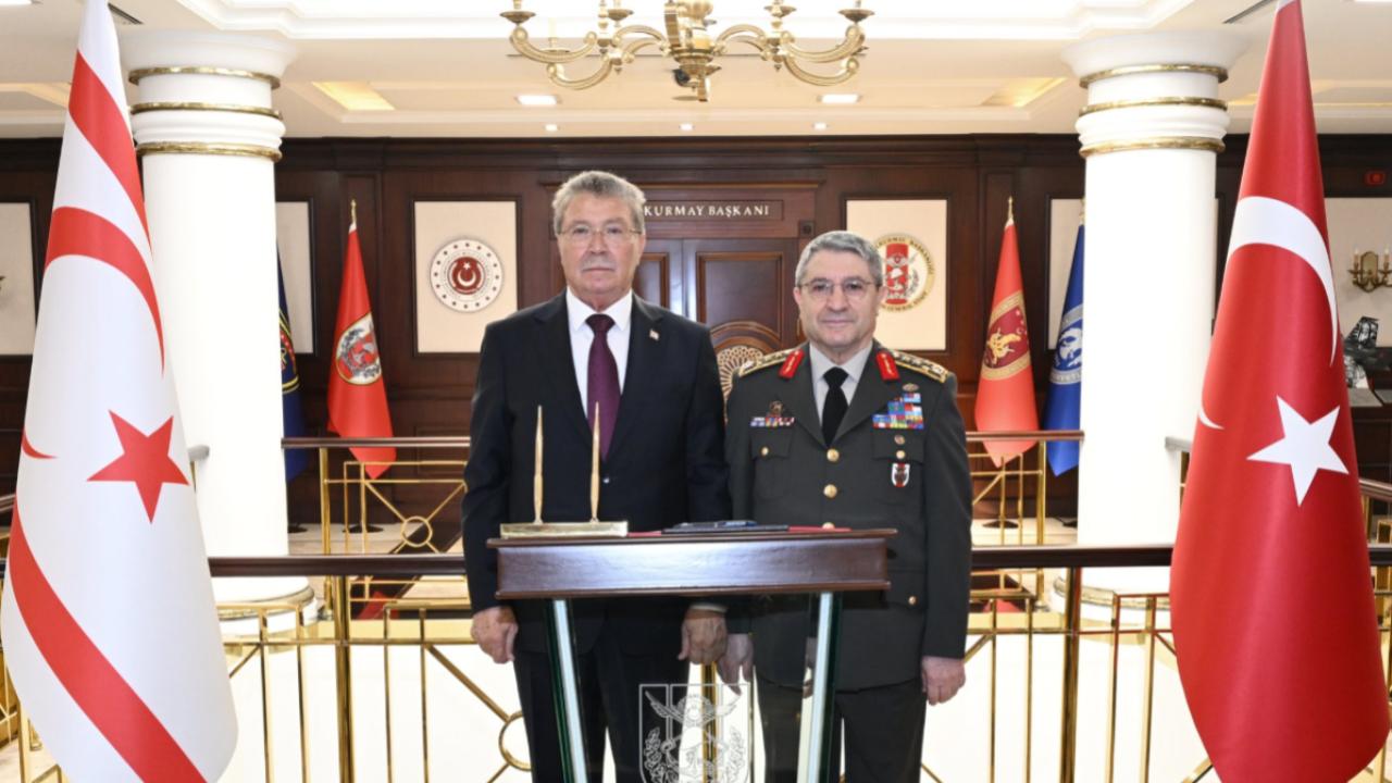 Orgeneral Bayraktaroğlu, KKTC Başbakanı Üstel ile görüştü