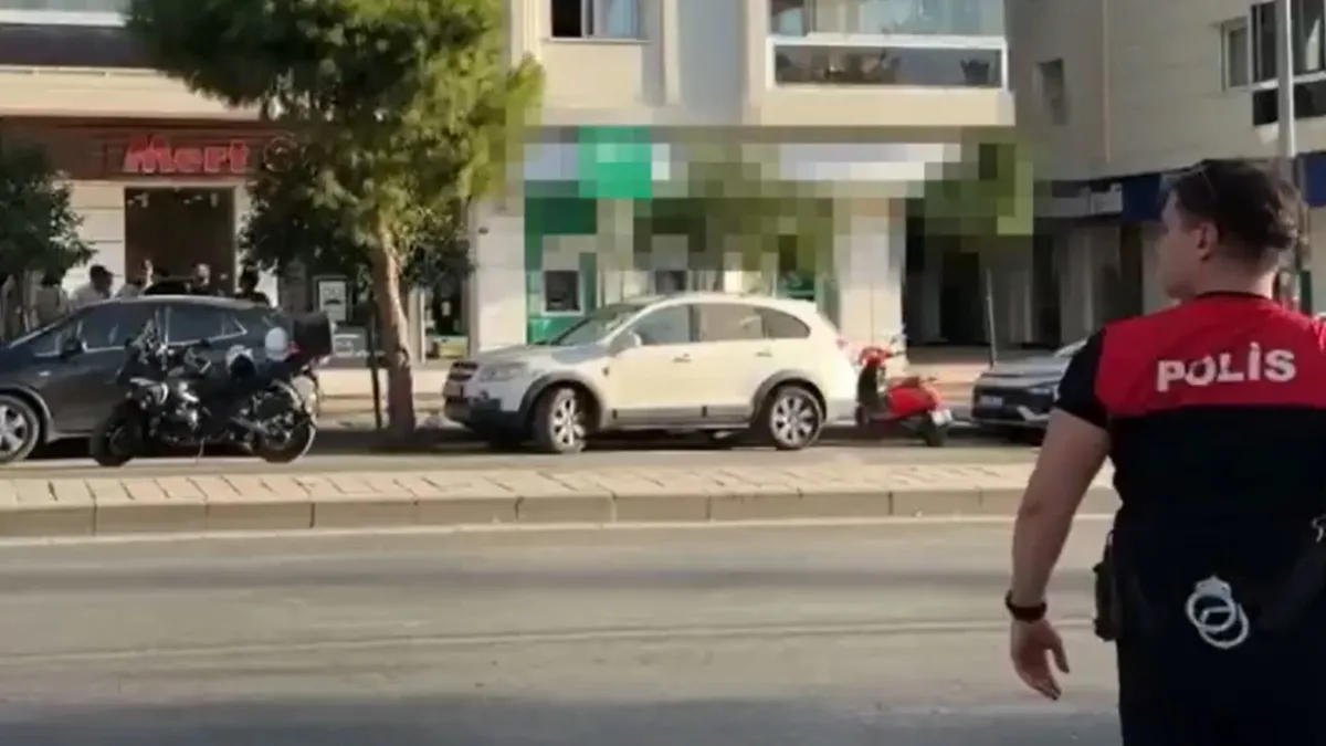 SON DAKİKA | İzmir'de banka soygunu girişimi! Özel harekat devreye girdi: Rehineler kurtarıldı